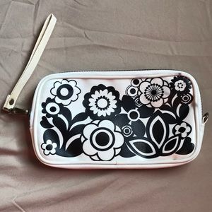 Beautiful black / white floral wristlet